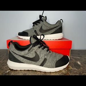 Nike Men's Roshe One "Tech Pack" Sz 8.5